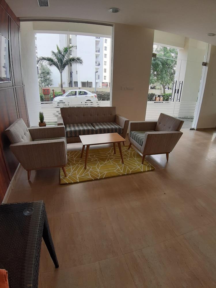 Starlit Suites Bangalore Kammasandra Exterior foto