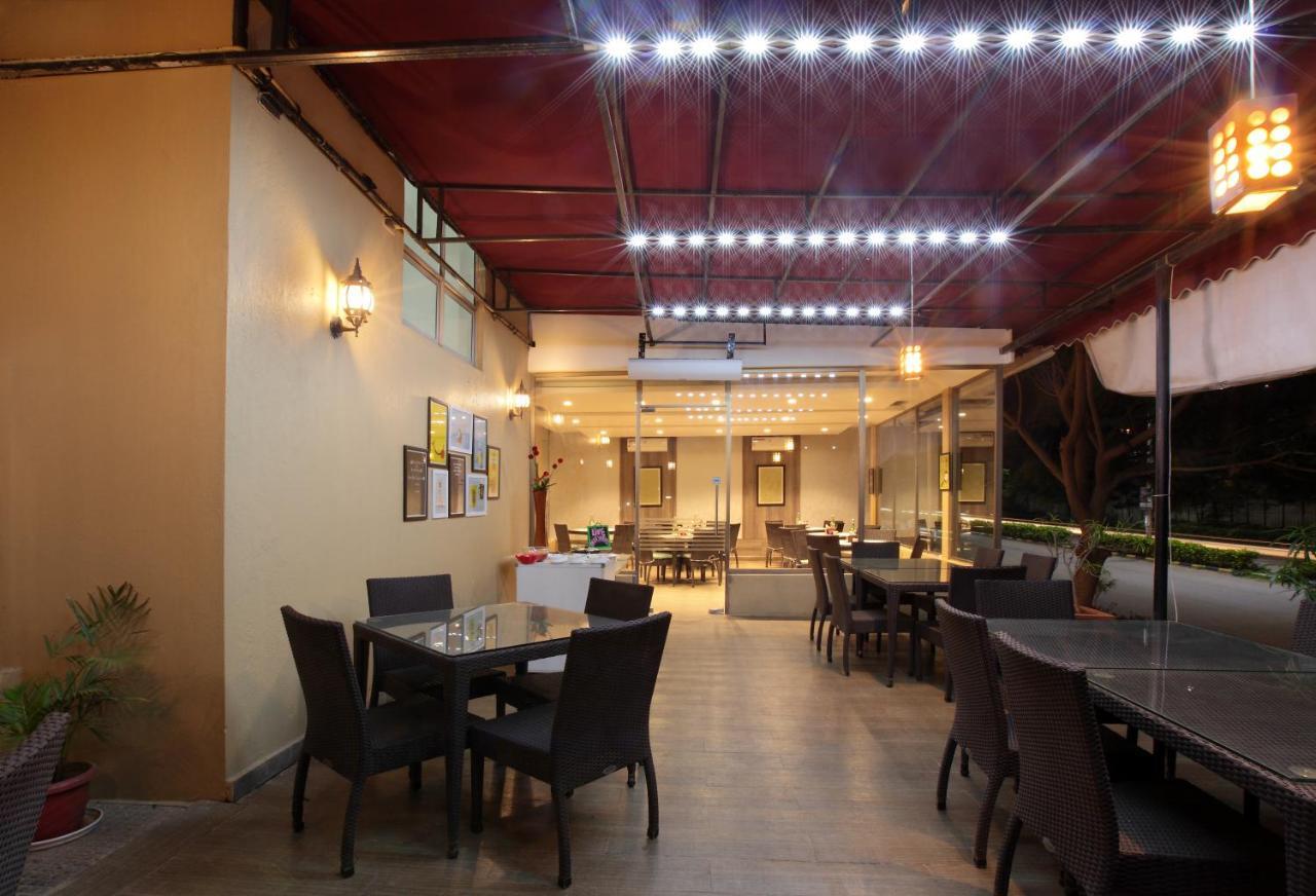Starlit Suites Bangalore Kammasandra Exterior foto