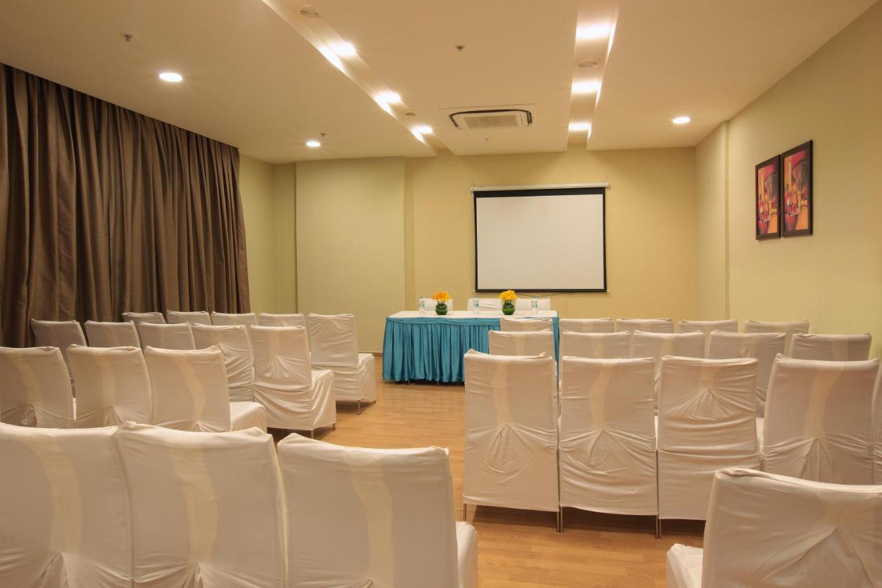 Starlit Suites Bangalore Kammasandra Exterior foto